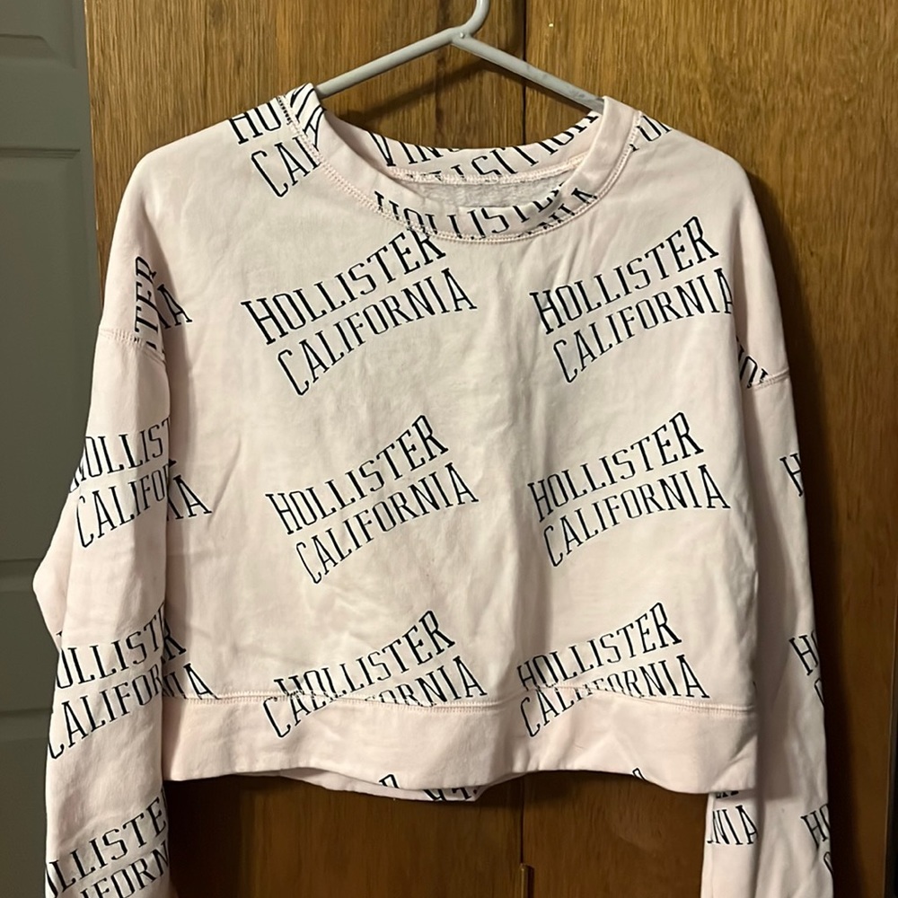 Pastel Hollister Cropped Sweatshirt Size S